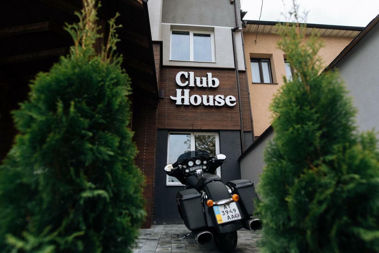 Clubhouse Hotel Ivano-Frankivsk Exterior photo