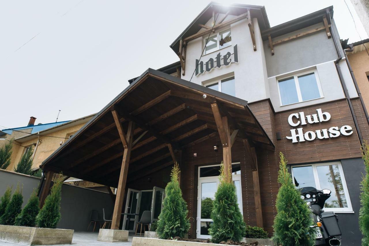 Clubhouse Hotel Ivano-Frankivsk Exterior photo