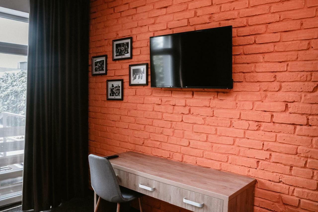 Clubhouse Hotel Ivano-Frankivsk Exterior photo
