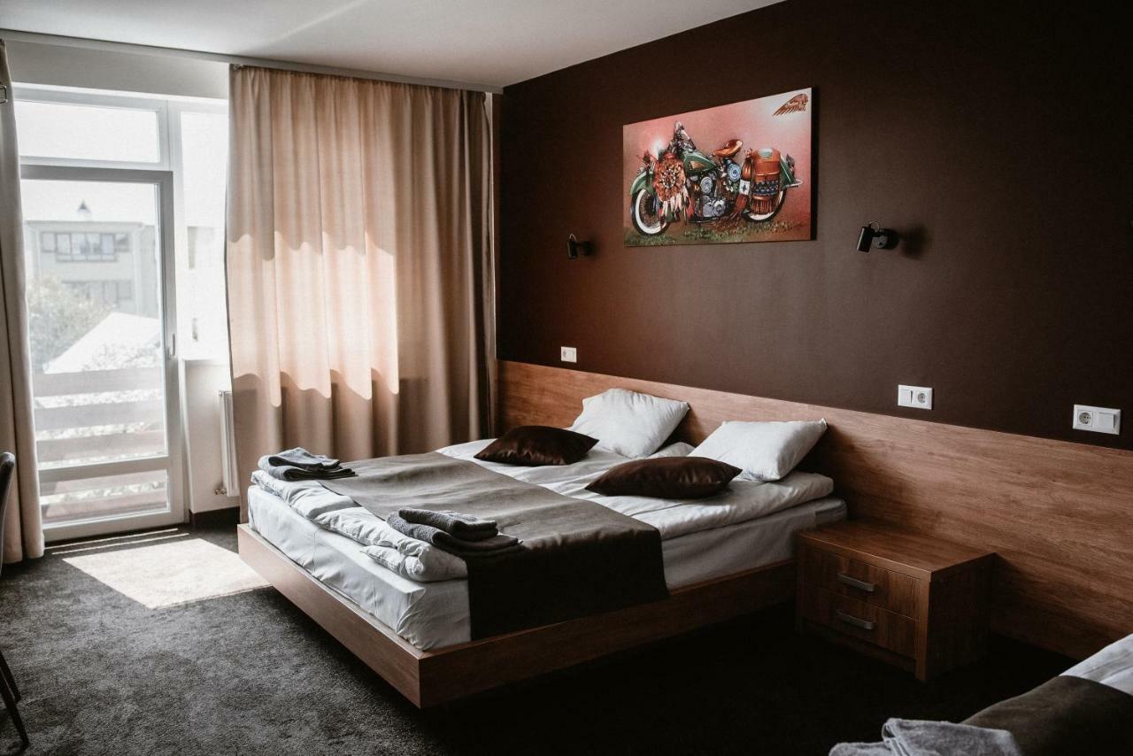Clubhouse Hotel Ivano-Frankivsk Exterior photo